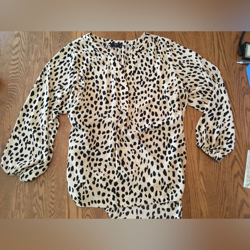 Women's Plus 1X Tahari Animal Print Blouse Lightweight Long Sleeve Top